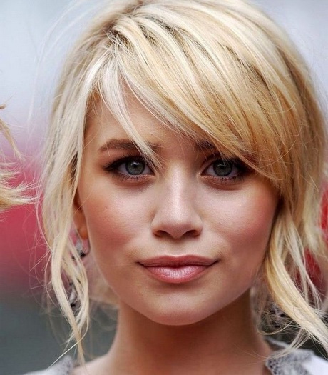 Frisuren blond mit pony