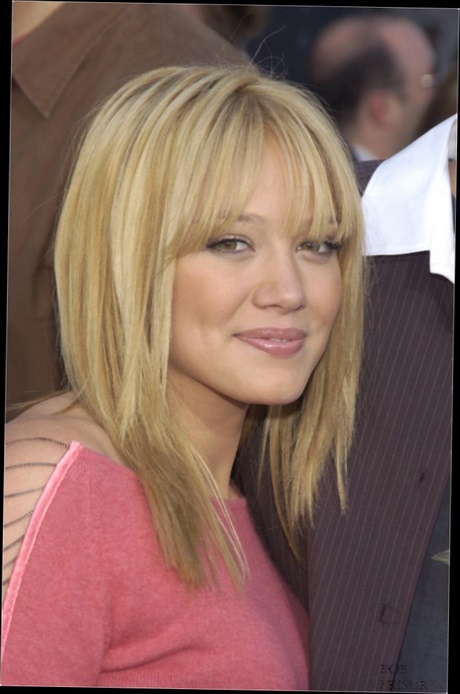 Frisuren blond mit pony