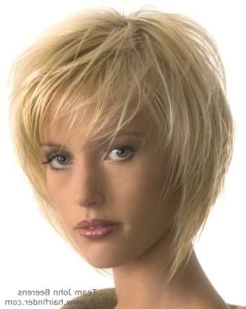 Frisuren halblang mit schrägem pony