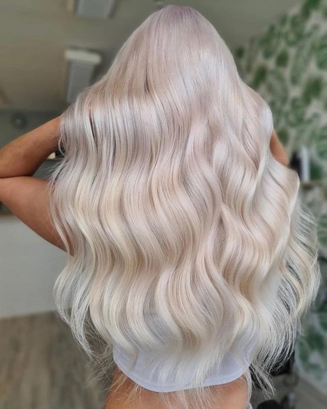 Blonde haare trend 2023