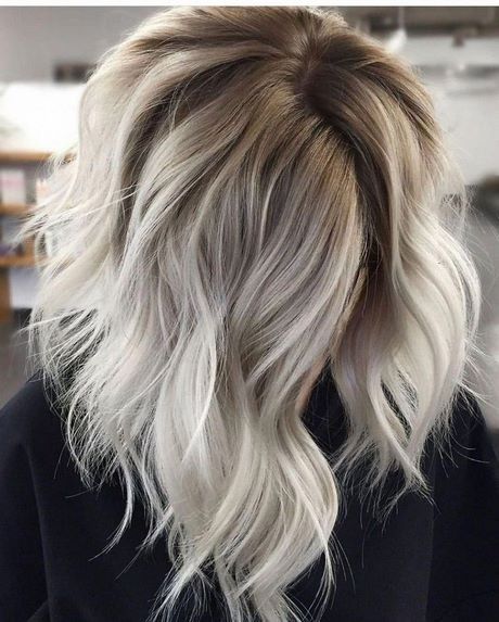 Blonde haare trends 2023