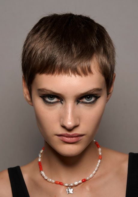 Frisuren lange dünne haare 2023