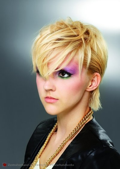Kurzhaarfrisuren 2023 damen frech trends