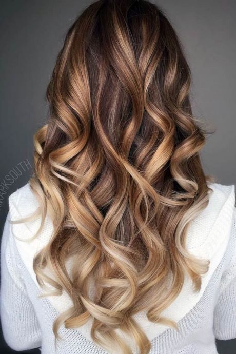 Mittellange blonde haare 2023